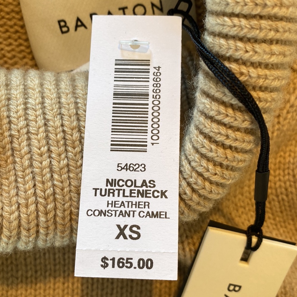Tags On! Aritzia XS turtleneck
